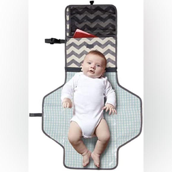 Skip Hop - Portable Changing Pad Pronto Clutch Baby / Infant Diaper Wipes Holder - Picture 2 of 13
